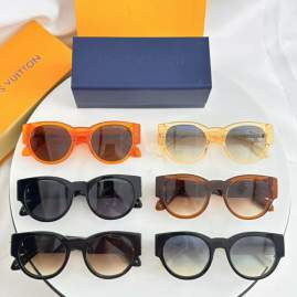 Picture of Louis Vuitton Sunglasses _SKUfw77169825fw